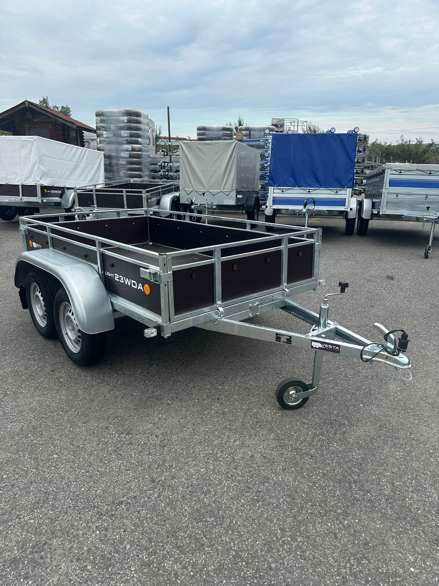 Remorca VESTA 23 WDA, 750 KG (Categoria B)